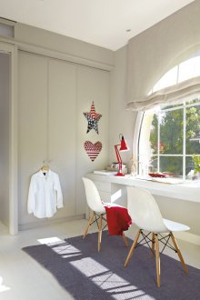 Παιδικό δωμάτιο για ένα αγόρι με διαμέρισμα