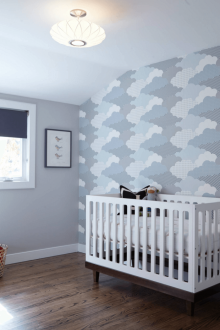 Παιδικό δωμάτιο για ένα αγόρι με διακοσμητικό τοίχο