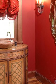 Κόκκινο μπάνιο σε γαλλικό στιλ