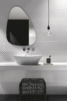 Ασυνήθιστα διαμορφωμένο καθρέφτη μπάνιου