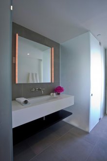 Καθρέφτης μπάνιου με λάμπες