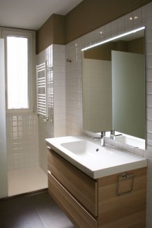 Καθρέπτης μπάνιου με λουρίδα LED