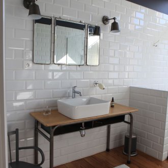 Σαλόνι καθρέφτη μπάνιου