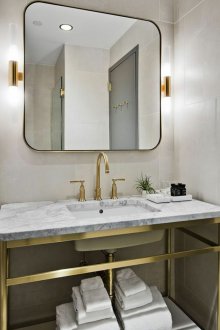 Καθρέφτης μπάνιου με στρογγυλεμένες γωνίες