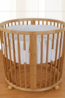 Παιδικό στρογγυλό κρεβάτι που μεταμορφώνεται από ένα δέντρο