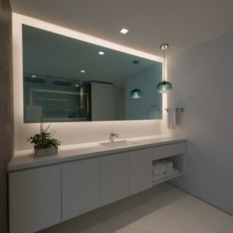 Καθρέπτης μπάνιου με οπίσθιο φωτισμό LED