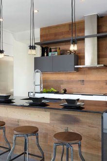 Στερεό μπαρ στην κουζίνα