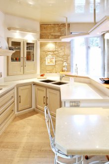 Στερεά λευκή κουζίνα