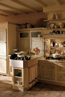 Καλαίσθητη κομψή ξύλινη κουζίνα