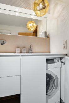 Συνδυασμένο μπάνιο με πλυντήριο ρούχων