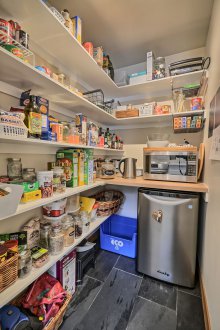 Σχεδιασμός του ντουλαπιού με ψυγείο