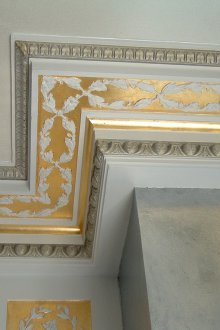 Sockel an der Decke dekorativ