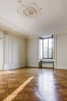 Πλύνετε στην οροφή του σπιτιού