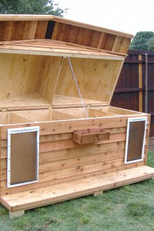 Περίπτερο σκύλου με στέγη