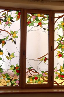 Βιτρώ παράθυρο στο διαμέρισμα