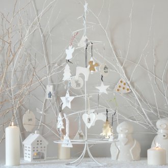 Διακόσμηση διαμερίσματος ενός δωματίου με φιγούρες