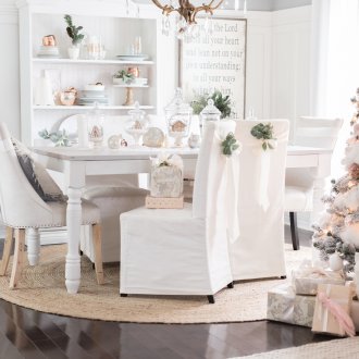 Διακόσμηση ενός διαμερίσματος ενός δωματίου για το νέο έτος με το στυλ provence