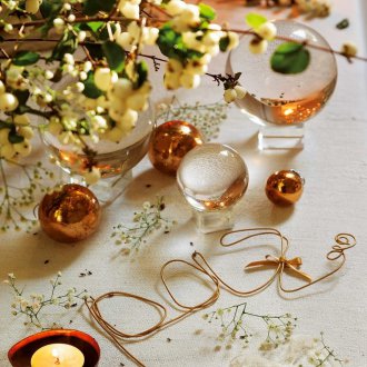 Διακόσμηση του νέου έτους του διαμερίσματος χρυσή