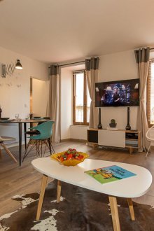 Επιπλωμένο διαμέρισμα ενός δωματίου σε μοντέρνο στιλ