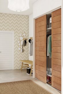 Ξύλινη ντουλάπα