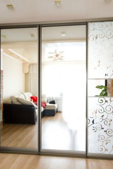 Ντουλάπα στο σαλόνι