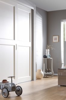 Συρόμενη ντουλάπα σε εσωτερικό χώρο