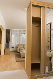 Συρόμενο διάστιχο ντουλαπιών