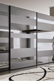 Ντυμένη ντουλάπα