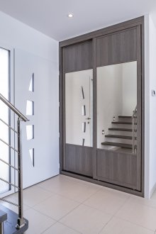 Ντουλάπα στο διάδρομο