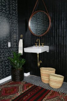 Μαύρο μπάνιο σε εθνικό επίπεδο.