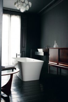 Μαύρο διακοσμητικό μπάνιο