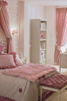 L’habitació infantil d’estil provençal és gran