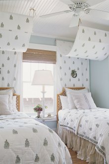 Παιδικό δωμάτιο σε στιλ της Προβηγκίας με υφάσματα