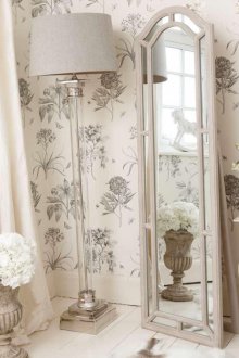 Δωμάτιο με παιδιά στον καθρέφτη