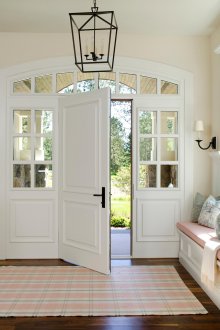 Εσωτερική αψίδα με πόρτα