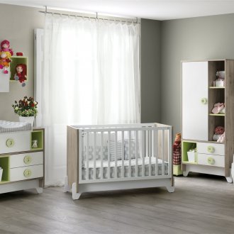 Οικονομική εσωτερική διακόσμηση ενός παιδικού δωματίου