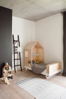 Οικονομικό ντιζάιν δωμάτιο με κρεβάτι από κόντρα πλακέ