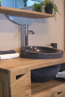 Έπιπλα από μασίφ ξύλο