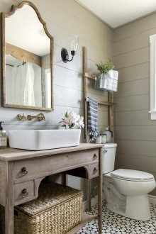 Έπιπλα για το μπάνιο με το στυλ του shabby chic