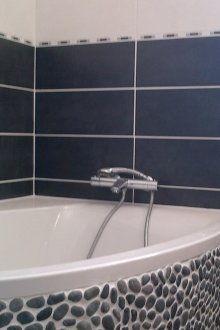 Γωνιακή μπανιέρα με διακόσμηση