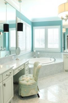 Νεοκλασικό γωνιακό μπάνιο