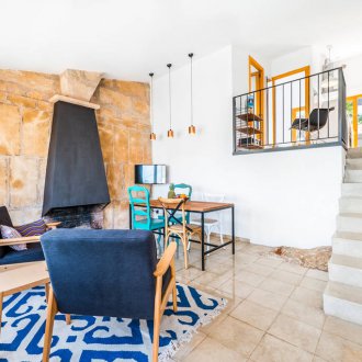 Εσωτερικό στούντιο με σόμπα