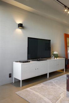 Συνδυασμένο σαλόνι και υπνοδωμάτιο με χωρίσματα γυψοσανίδας