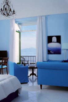 Υπνοδωμάτιο με μπλε τοίχους