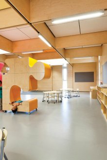 Ομαδική διακόσμηση νηπιαγωγείου με κόντρα πλακέ