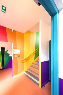 Φωτεινό σχέδιο διαδρόμου νηπιαγωγείου