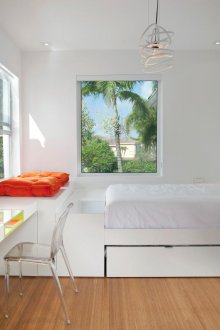 Στενό φυτώριο σε κομψή σχεδίαση