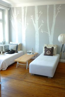 Στενό φυτώριο με μοτίβο στους τοίχους