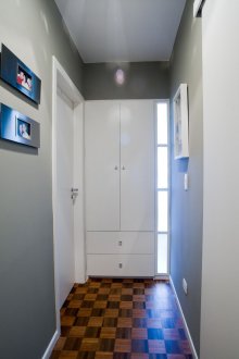 Φωτογραφίες στο εσωτερικό του διαδρόμου