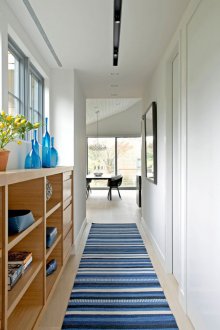 Χαλιά στο εσωτερικό του διαδρόμου